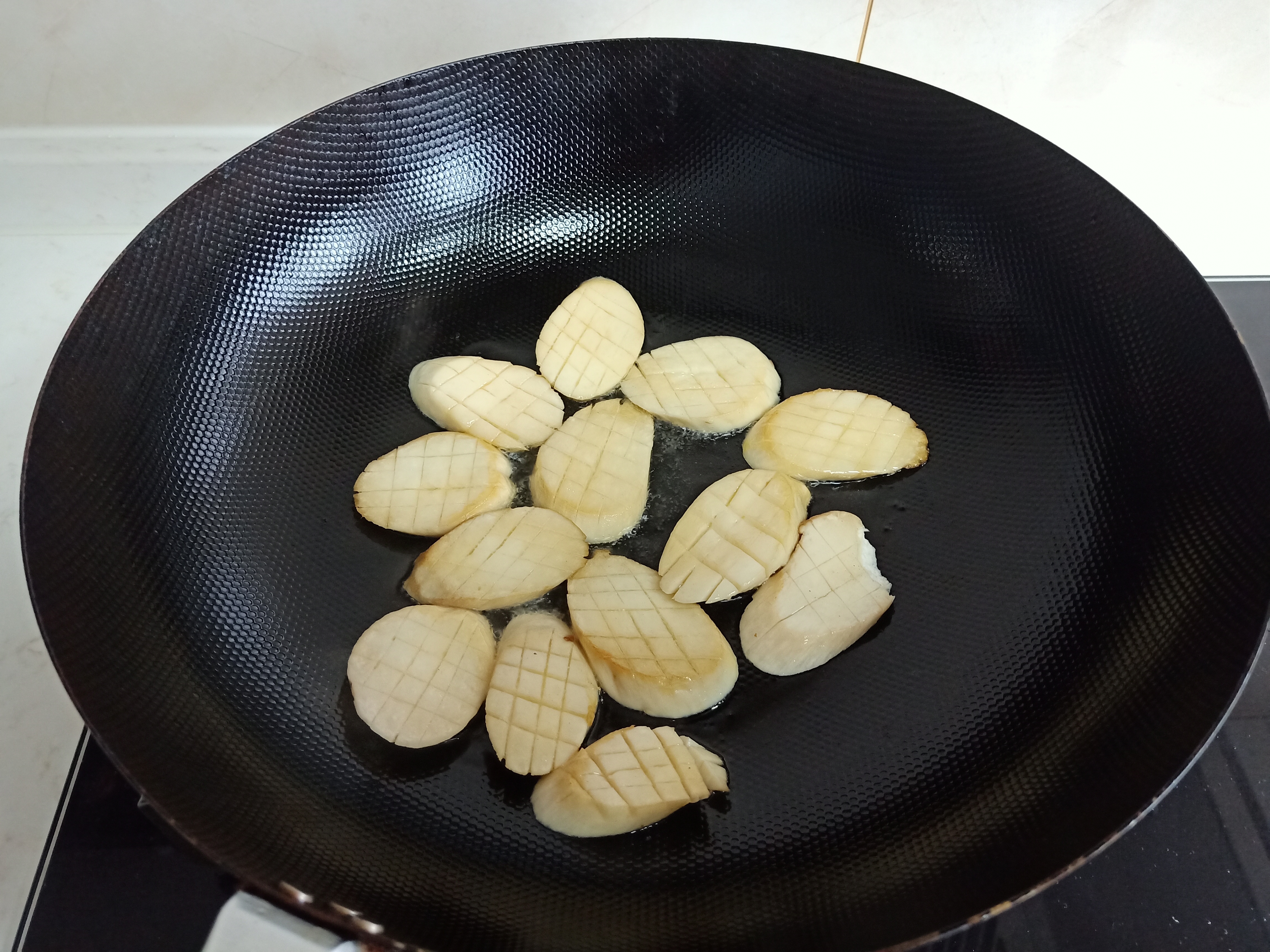 鲍鱼3元一个,3.7元的鲍鱼