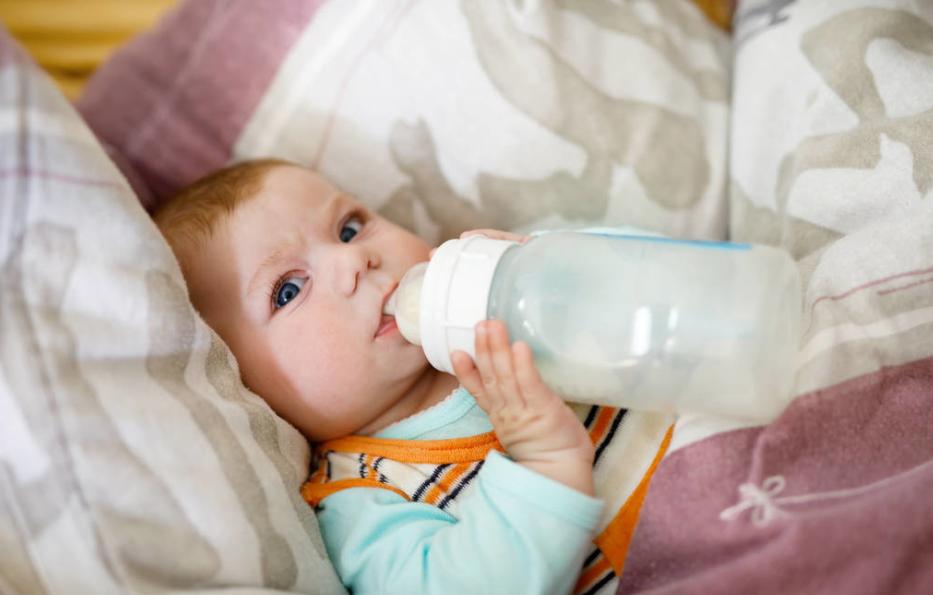 夜奶要戒掉？2岁JoJo喝夜奶640毫升，我是该喂还是不该喂