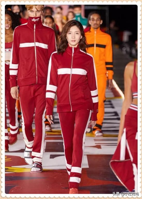 21岁关晓彤和迪丽热巴同台,江疏影和关晓彤友谊