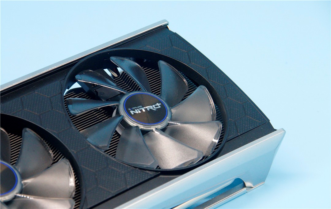 rx5500xt和rx5600xt哪个值得购买,rx5500xt是什么级别的