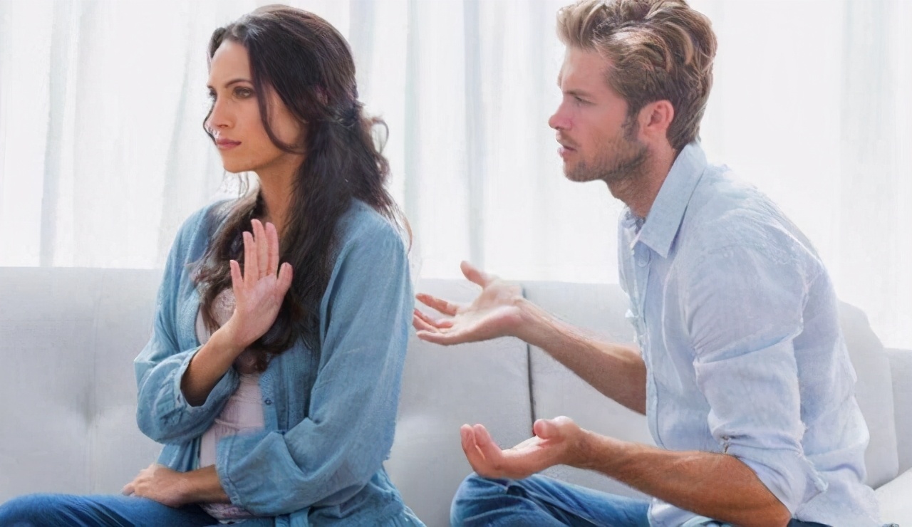 “老公背着我，经常给公婆钱”：缺乏信任的婚姻，不如一个人