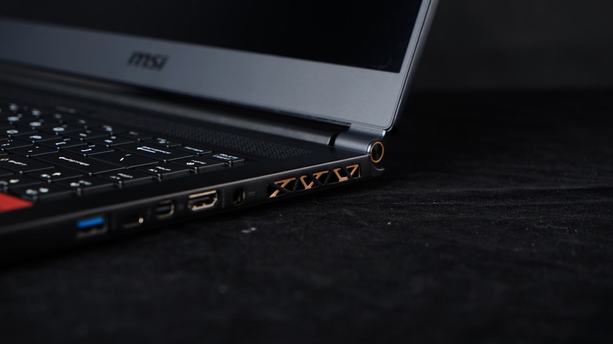 游戏本哪个比较薄实用,游戏本哪款比较薄