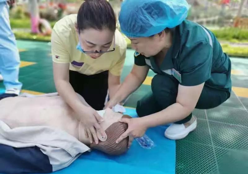 沙河市中医院——天使护花，健康成长