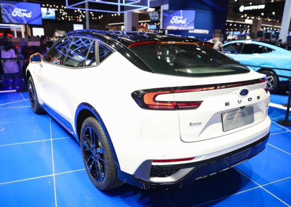 福特新一代蒙迪欧全球首发,全新一代福特蒙迪欧实车曝光