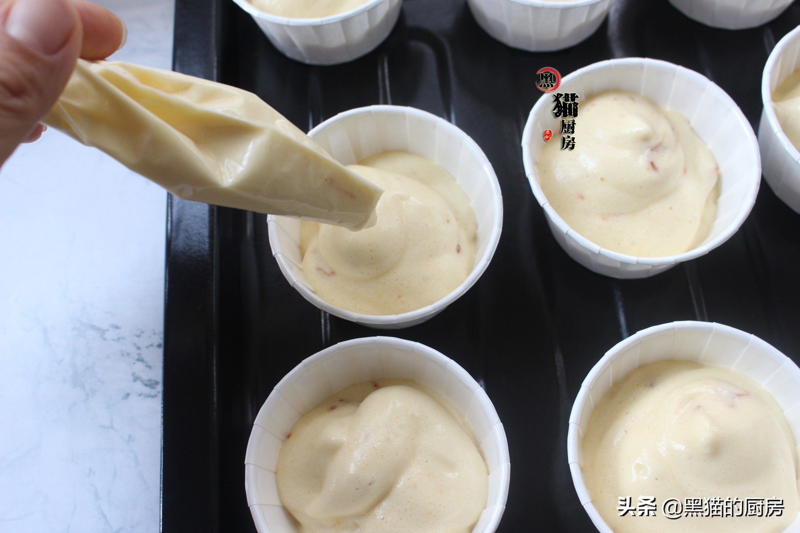 你做的蛋糕不够松软发不起来？记住这个小窍门，做的蛋糕又软又香