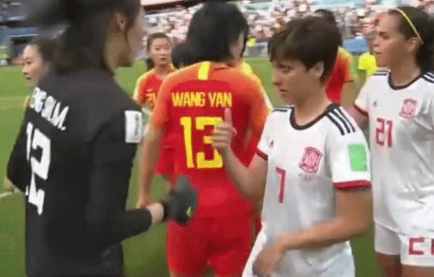 止步8强却虽败犹荣！女足姑娘们球场外的一面也让男足汗颜