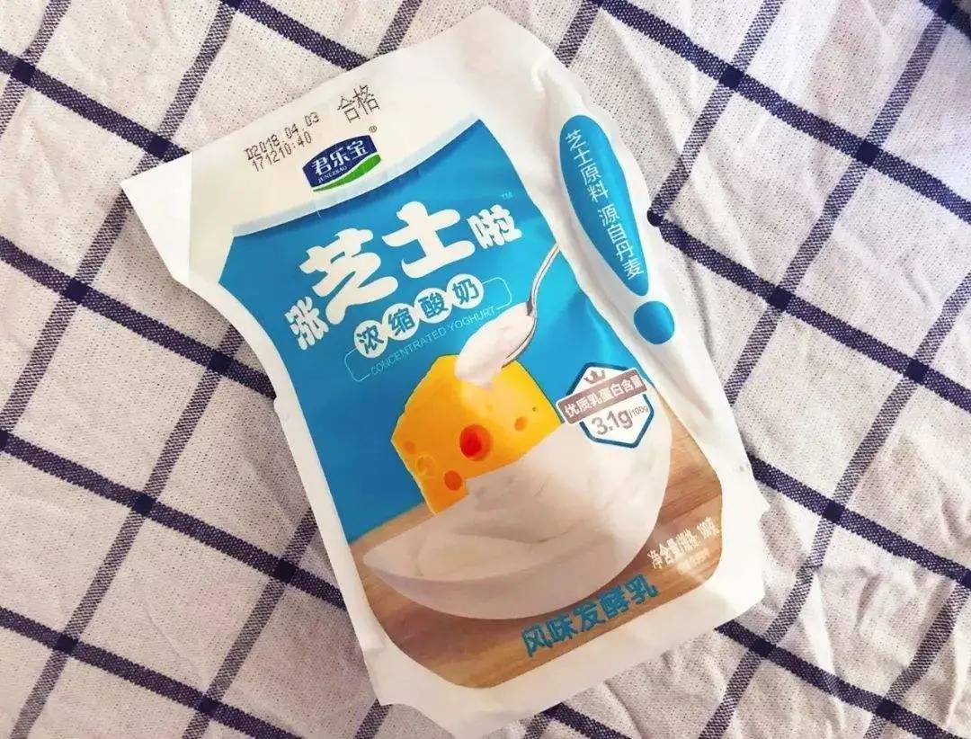 一包芝士酸奶撕开伊利蒙牛的防线，让君乐宝重回视线赢得乳业人尊
