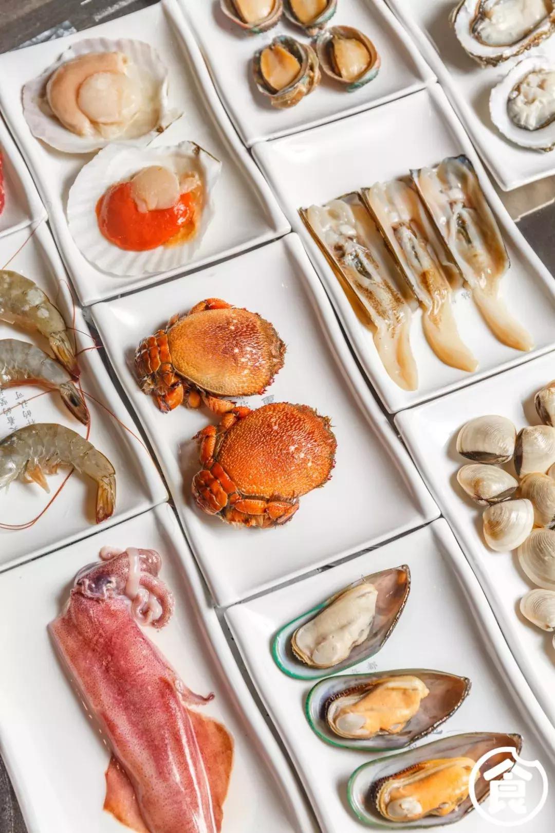 桥东爆出一锅「豪华花胶鸡」排队也要吃！还藏着一个海鲜市集