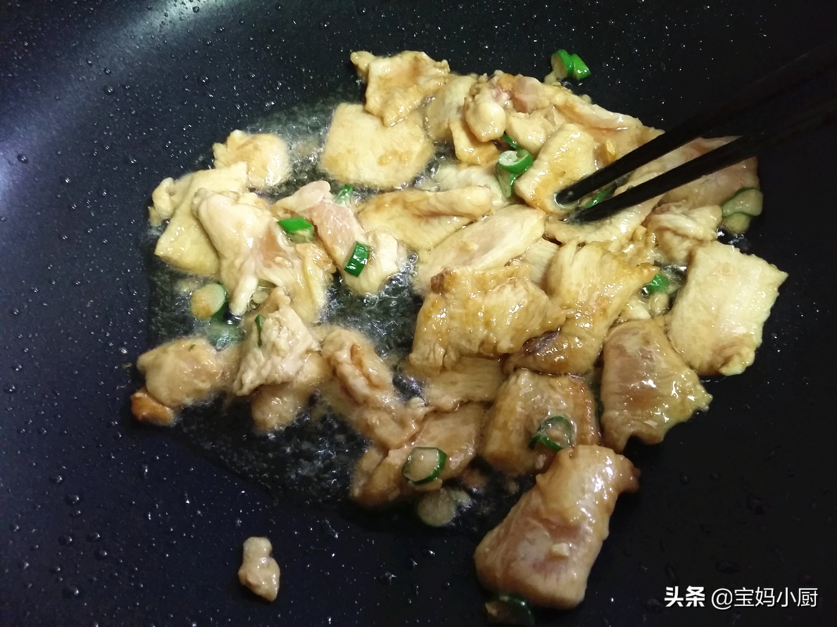 蘑菇配什么肉有营养,蘑菇和肉和啥在一起有营养