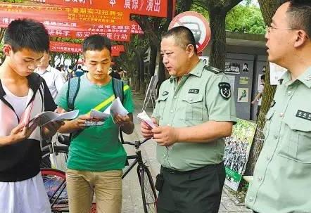 专科生大二去当兵好不好,专科大二去当兵可以一直当嘛