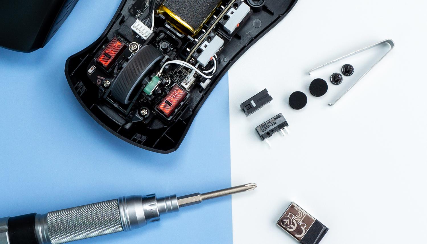 游戏宅的电脑桌面,游戏头戴式耳机rog棱镜s