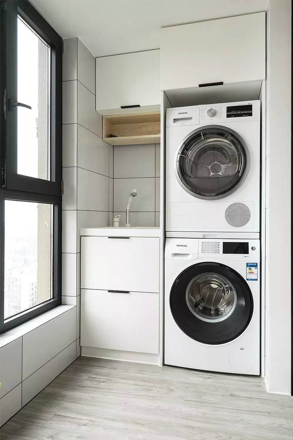 洗衣机工作时摇晃很大是什么原因,小天鹅洗衣机震动移位是什么原因