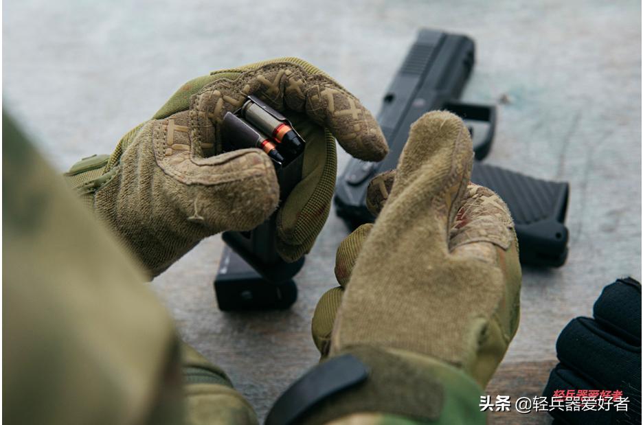 俄罗斯巨蟒手枪,俄罗斯蟒蛇手枪与斑蝰蛇手枪