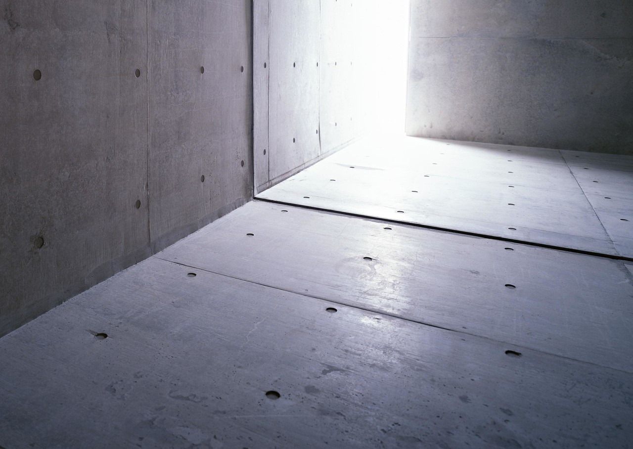 冷库地面不平如何处理,水泥地面不平积水补救方法