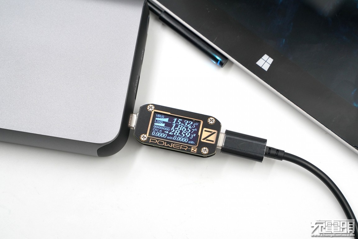 绿巨能22.5瓦充电器,绿巨能18w移动电源评测