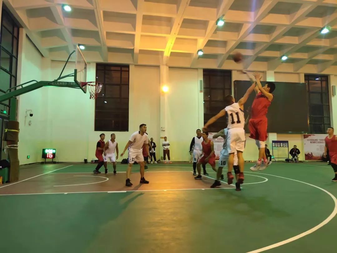 硬核篮球庆春广场,硬核篮球馆球赛