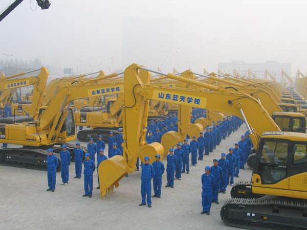 自学挖掘机可以上岗吗,想学挖掘机咋找师傅培训