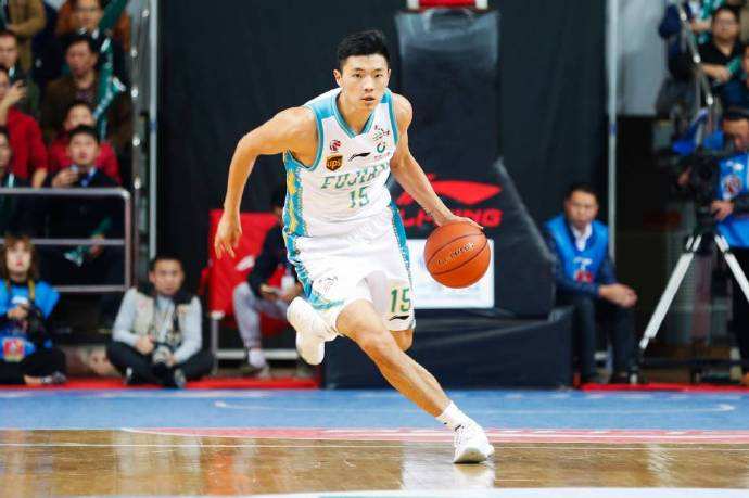 中国男篮集结丁彦雨航,中国男篮出征李楠朱芳雨