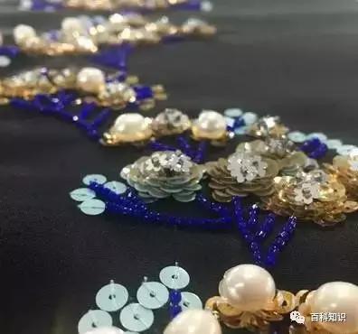 刺绣黄袍画,国画刺绣衣服