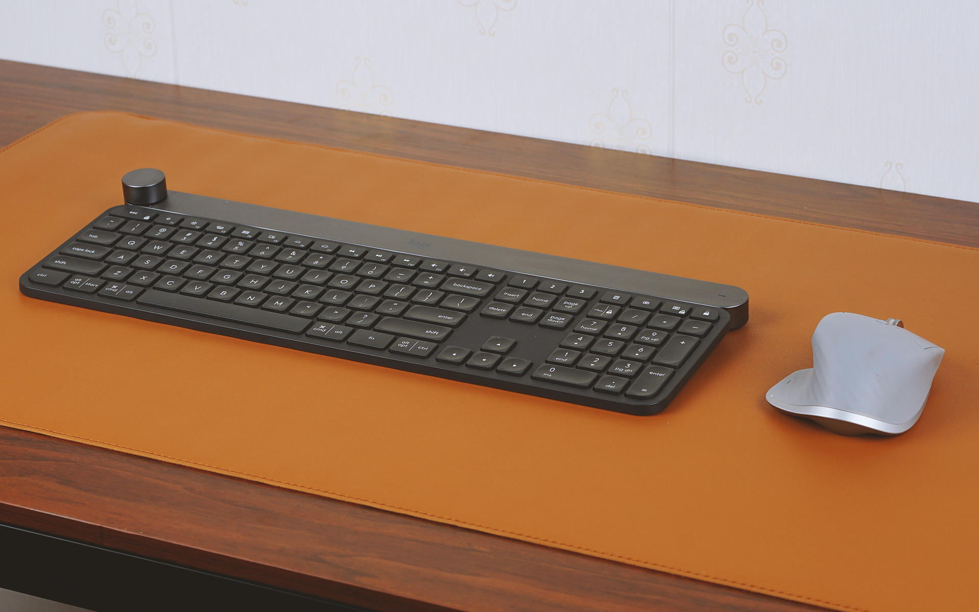 渐变白鼠标垫测评,细面亲肤鼠标垫推荐