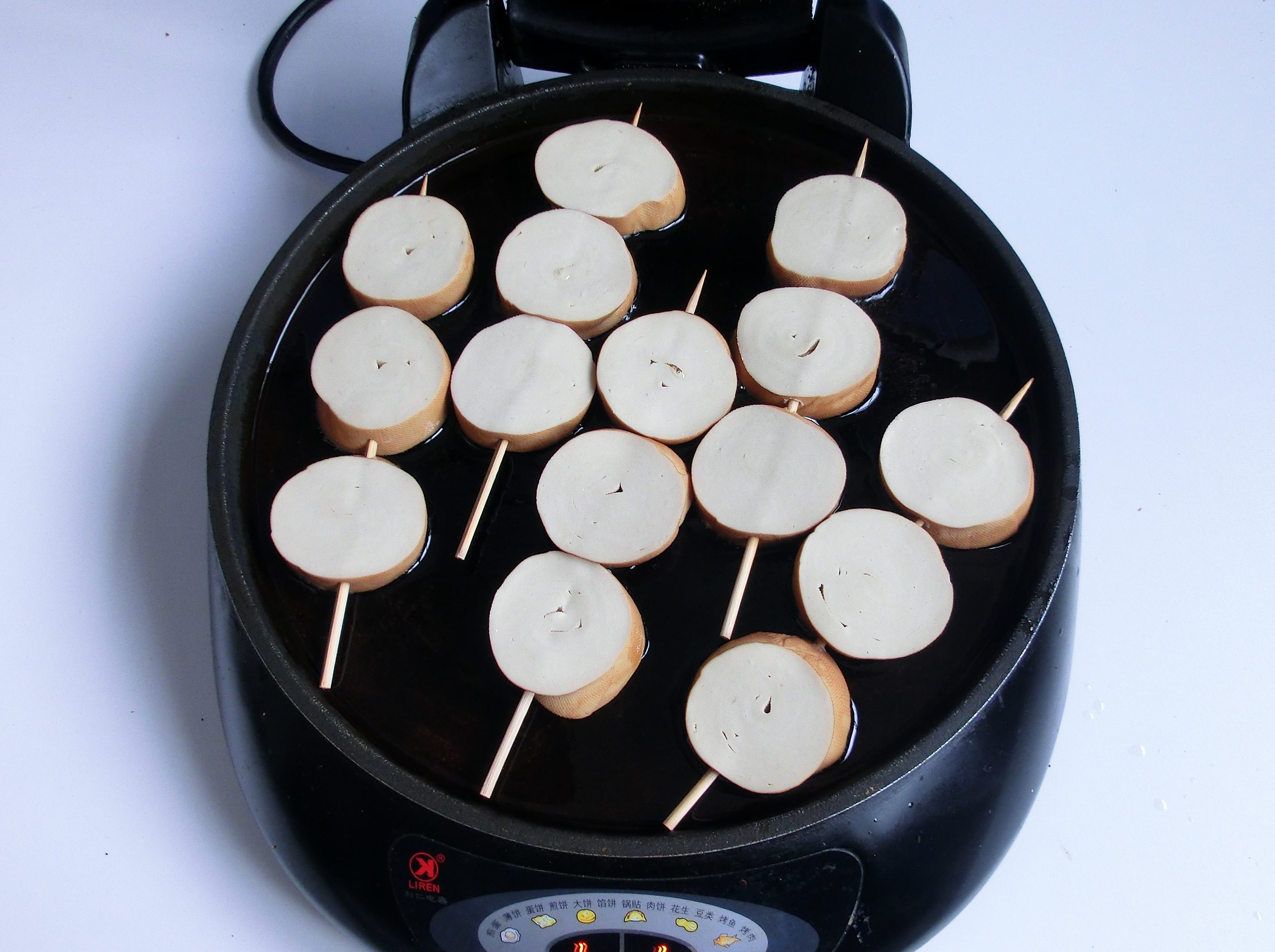 电饼铛做什么食物好吃方便又快捷,家中的电饼铛如何制作出来美食呢