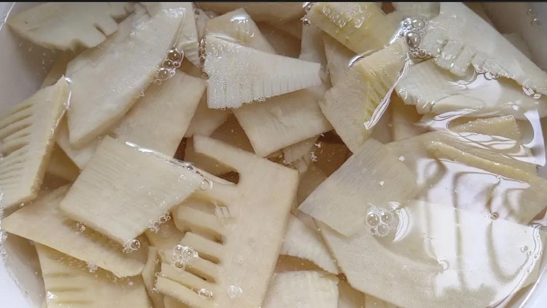 春笋焯水然后怎么炒着吃,炒春笋之前要焯水多长时间