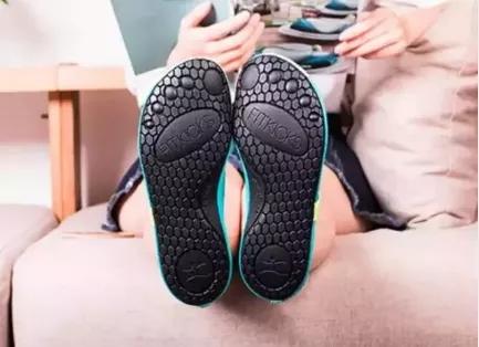 穿了跟没穿一样的鞋,穿了跟没穿似的鞋子