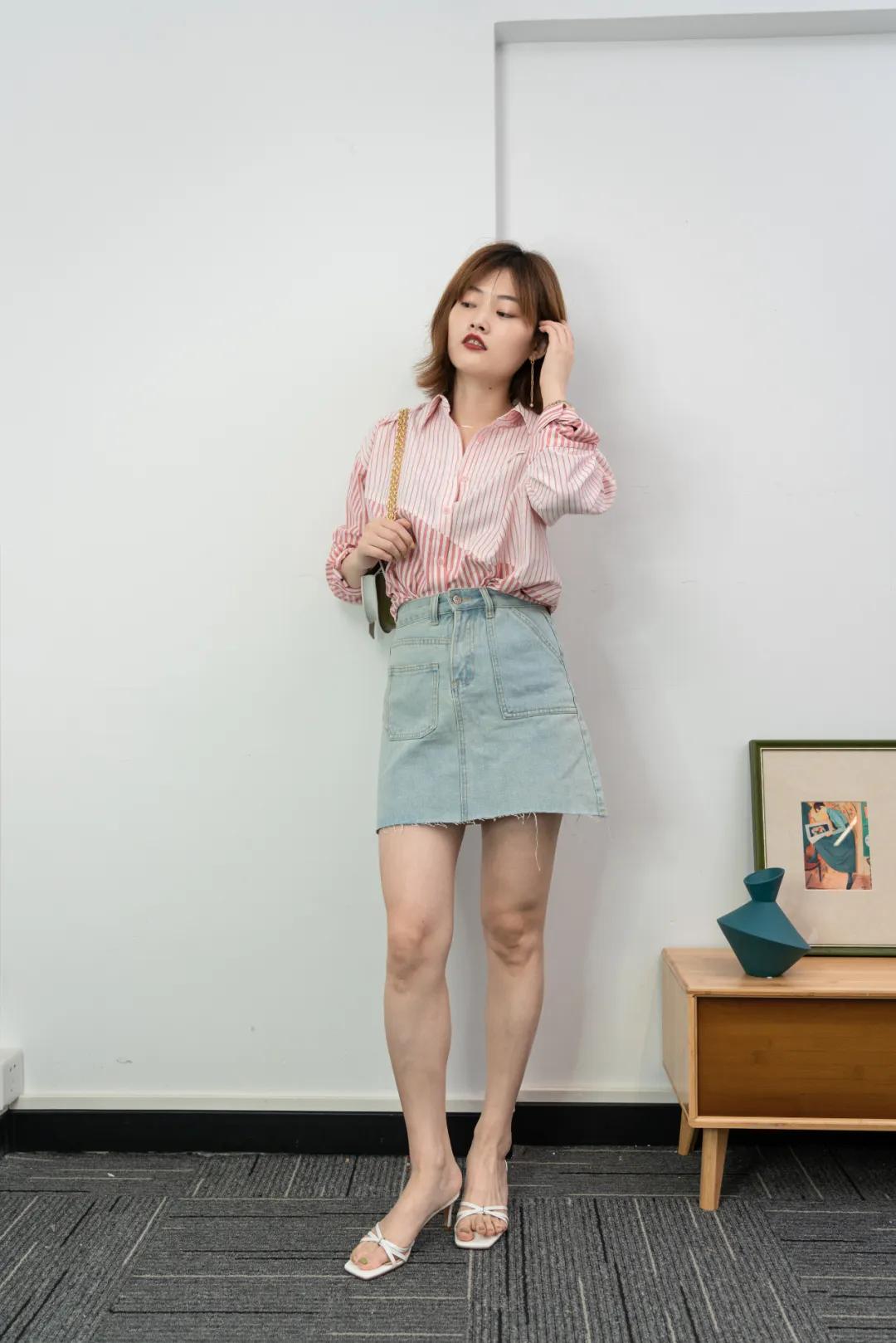 看起来丑爆款衣服,最简单的衣服搭配出时髦的效果