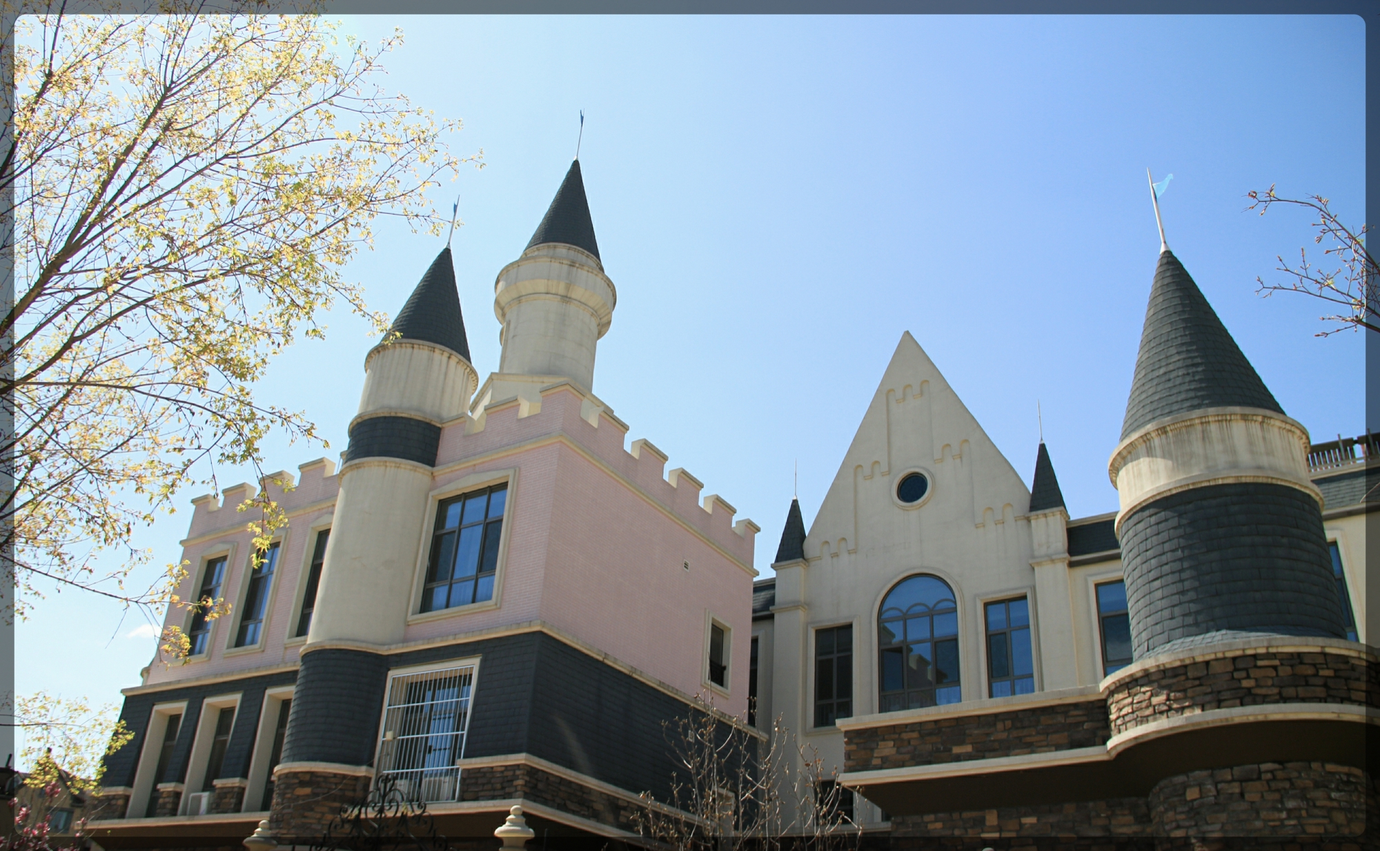 顶秀美泉小镇景区,顶秀美泉欧洲小镇