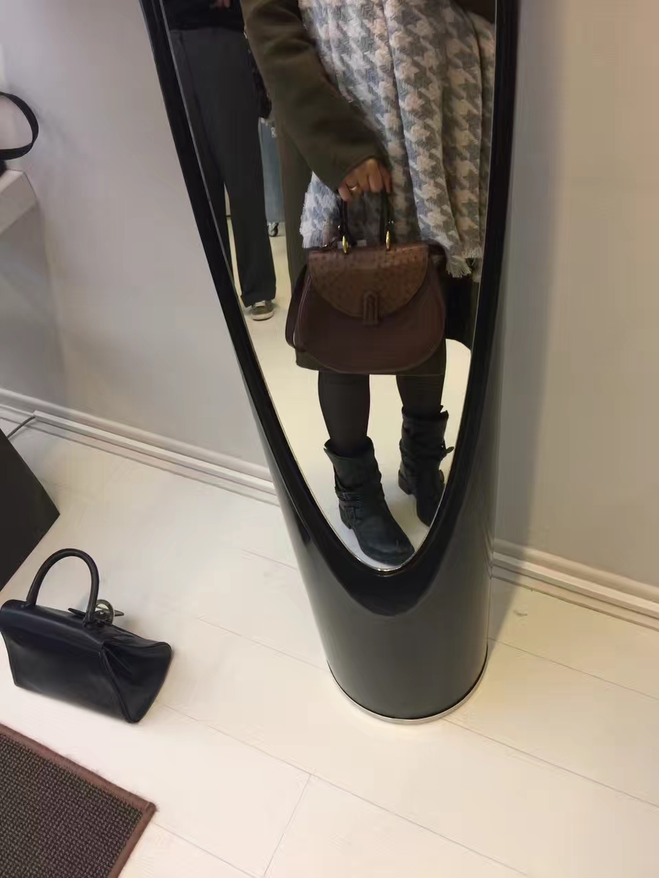 濂緢鍝佺墝delvaux,delvaux濂緢鍝佺墝