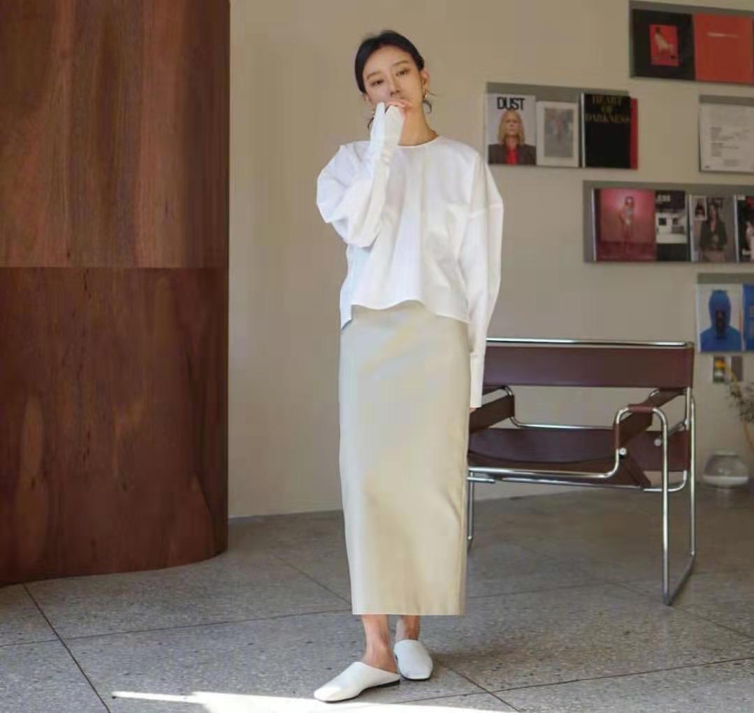 今日穿搭look卫衣时髦不张扬,超大版卫衣穿搭女高级感