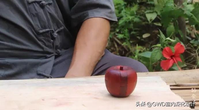【设计篇】61岁中国大爷火爆外媒！“玩”木头让上亿老外看傻眼！