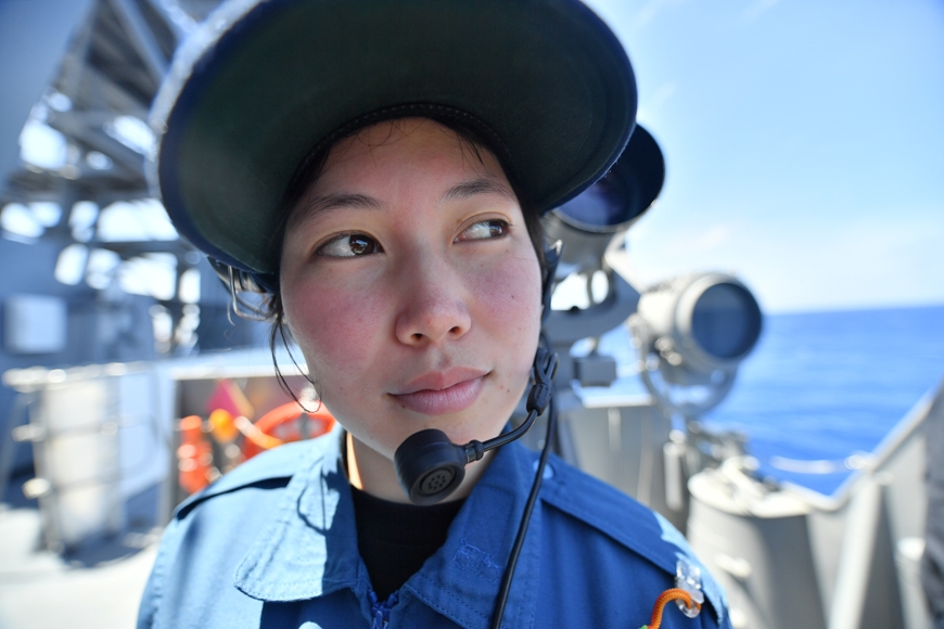 知名军事杂志进行重大改版，二次元萌妹登封面