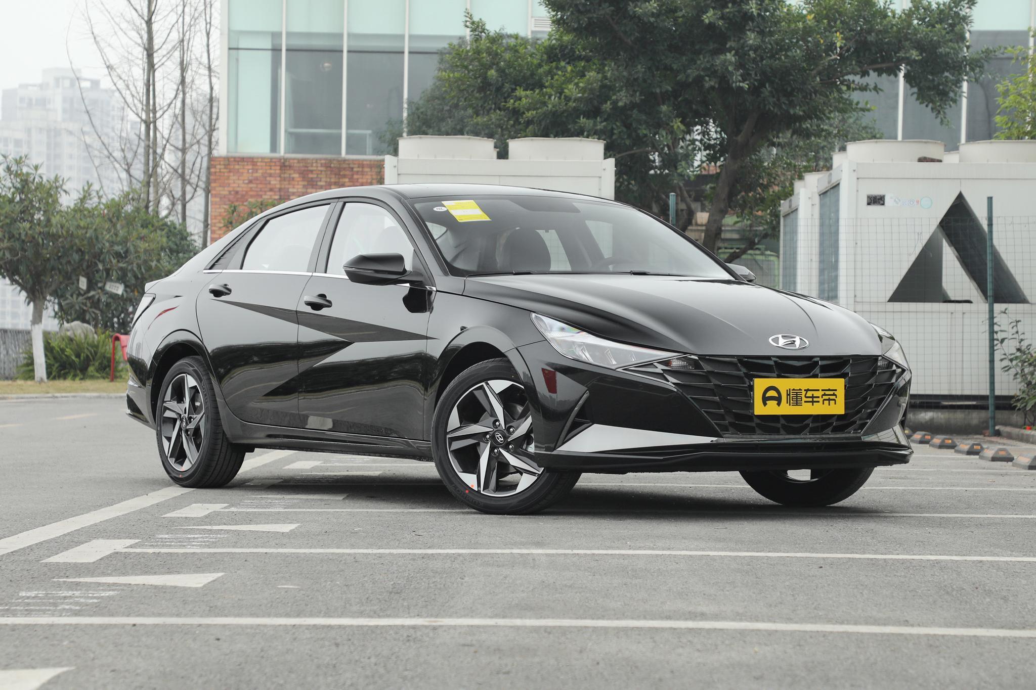 新款伊兰特对比宝来,买伊兰特还是轩逸比较纠结