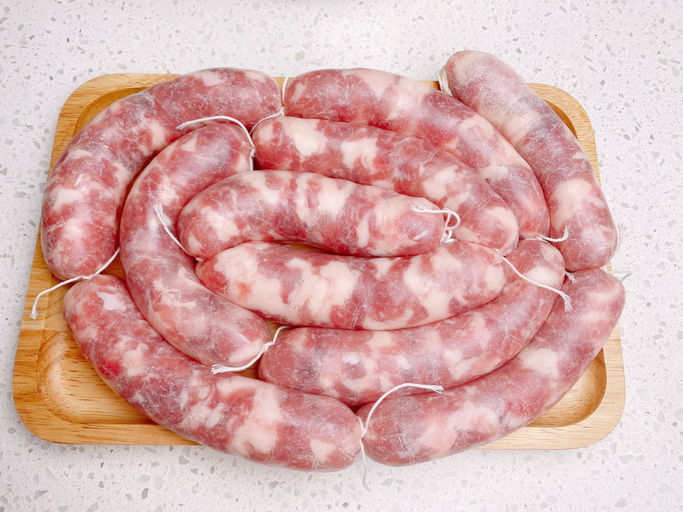 灌香肠制作方法和配方,灌香肠的做法10斤肉用多少盐