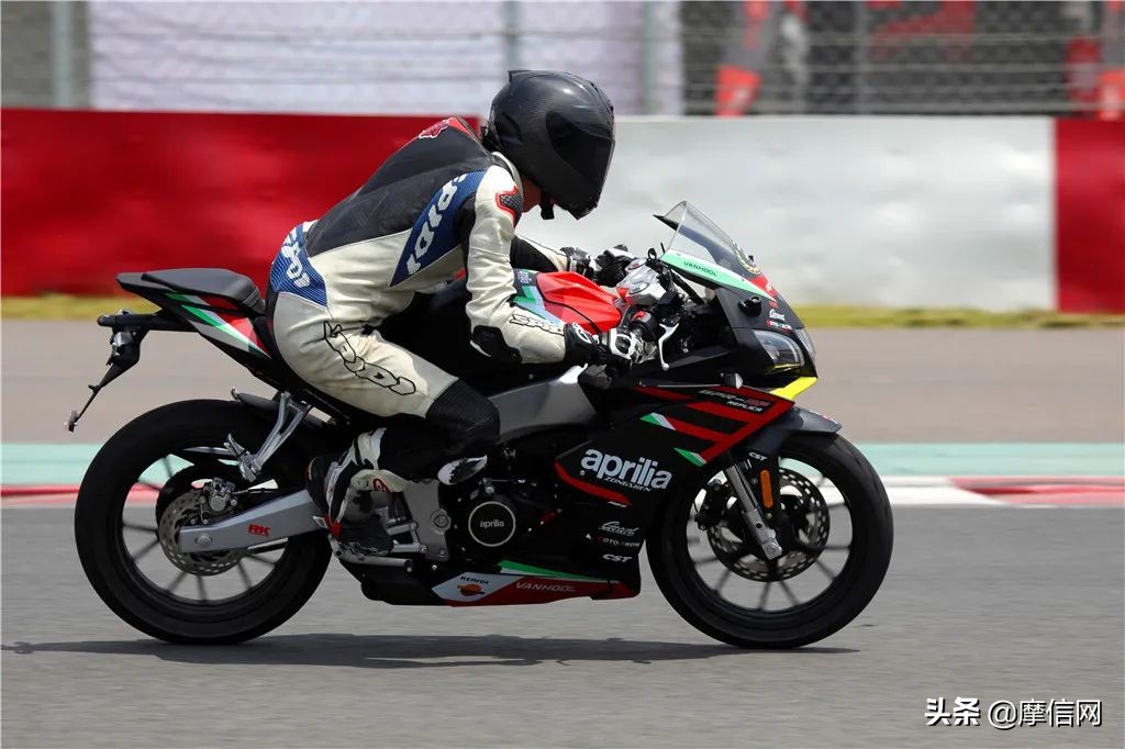 gpr250r赛道版值得购买吗,gpr250r运动版价格