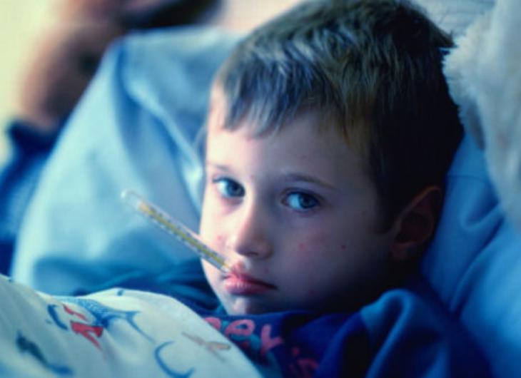 央视曝光退热贴管不管用,央视报道医用退热凝胶