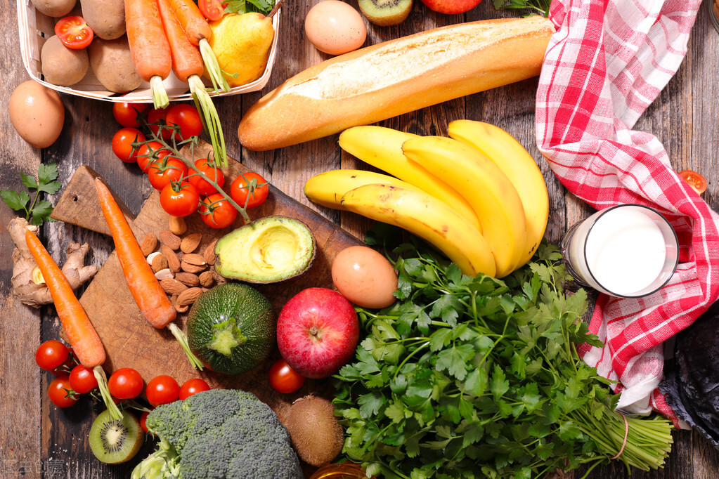 治疗手脚白癜风用什么中药,手脚顽固白癜风偏方