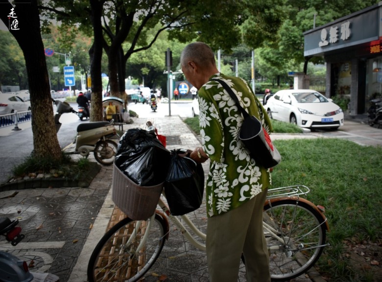 据说这是常州最后的音像店，80后美女老板娘，因爱好坚持20年
