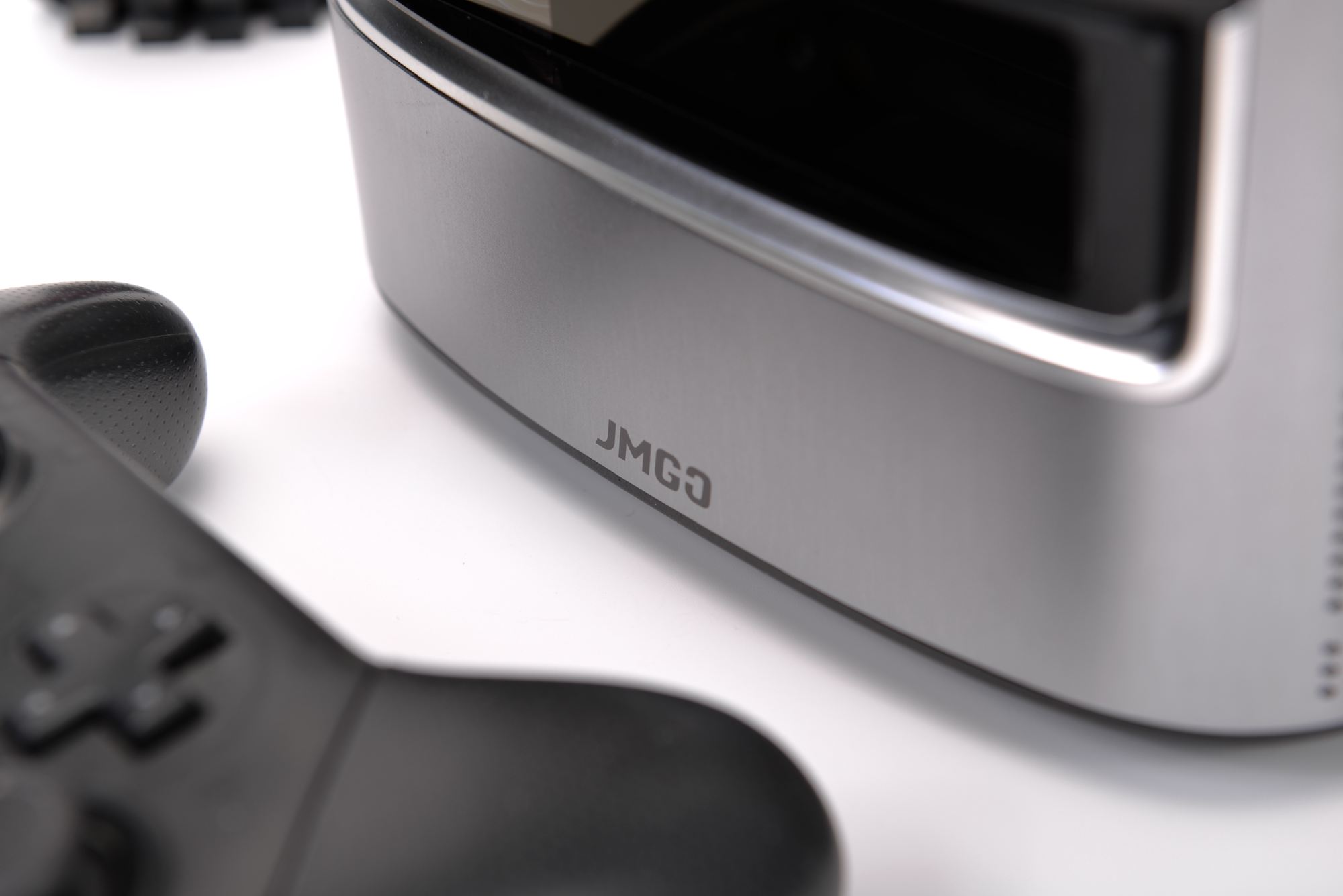 激光投影仪适合用白幕还是灰幕,2000流明投影仪适合白幕还是灰幕