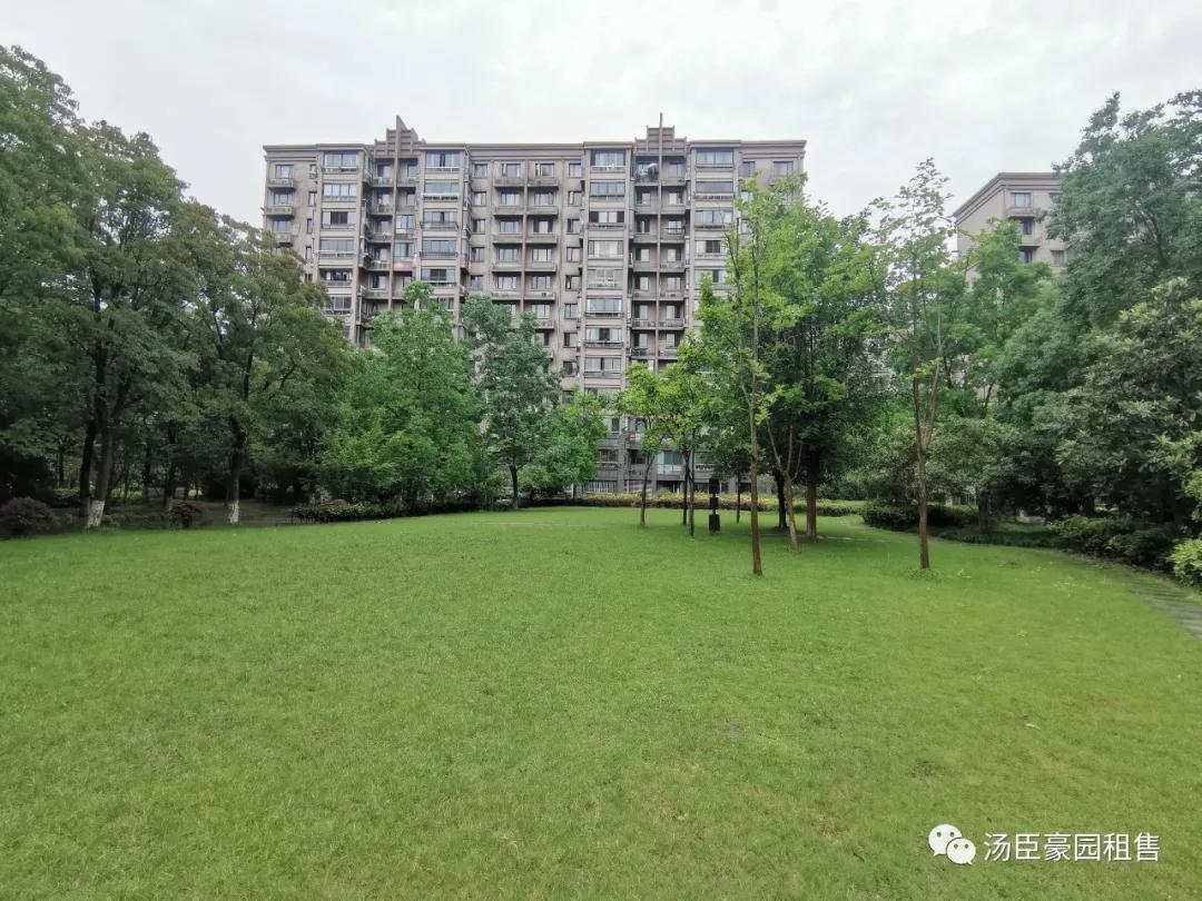 张江汤臣豪园四期新挂牌109㎡大两房一套，精装修诚意出售