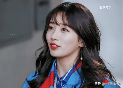 脸黄染什么头发好看又显得年轻,黄头发颜色减龄显白