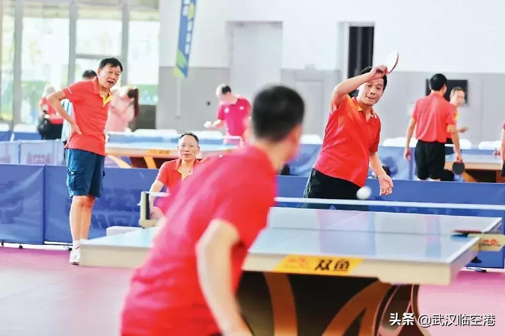 武汉军运会火种点燃,武汉迎军运五星红旗