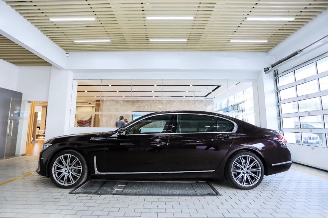 宝马老车去4s店还是去维修店好,宝马4s店修好还是外面修理好