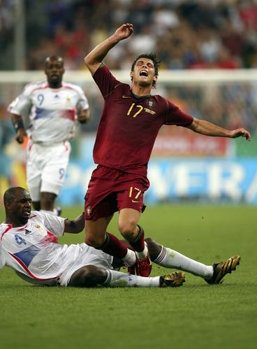 论“演员的自我修养”盘点足球史上那些假摔