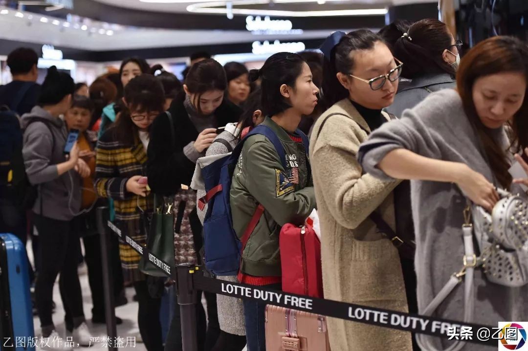 韩国免税店抢购中国游客,韩国免税店爆火