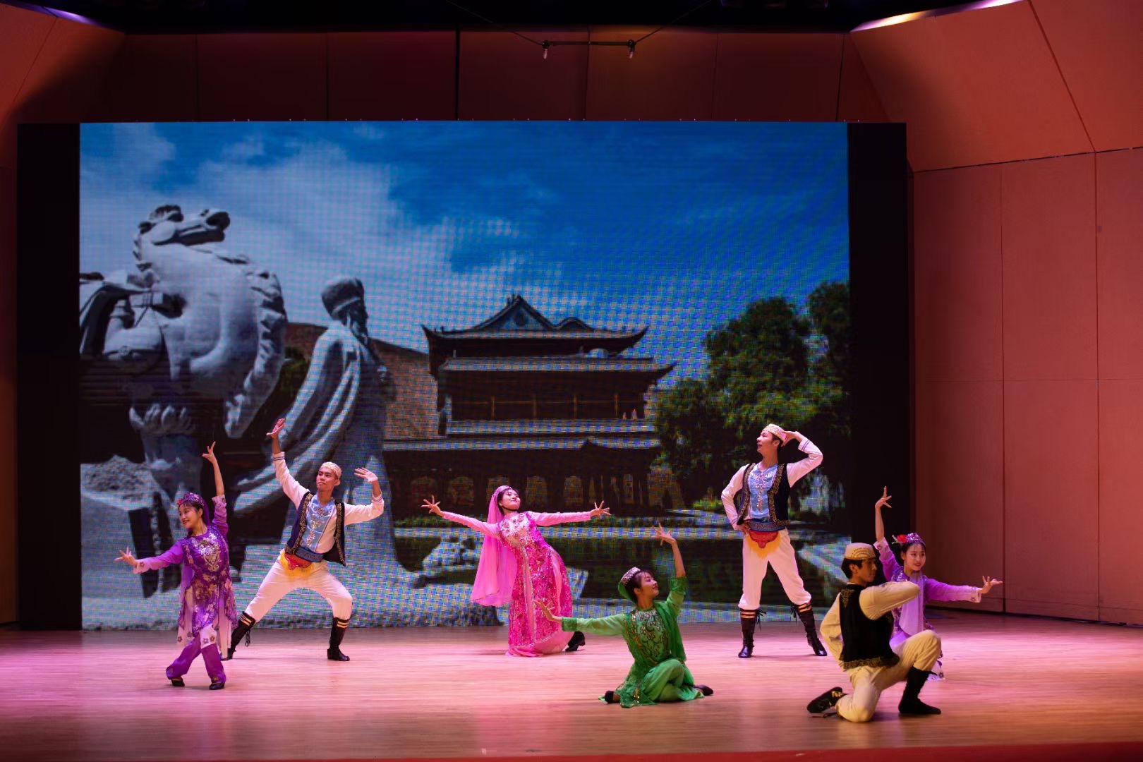 撒拉族舞蹈的经典动作,撒拉舞蹈