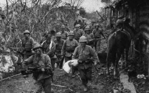 王耀武特赦出狱，周恩来帮他找到家人，女儿却递给他一纸离婚协议