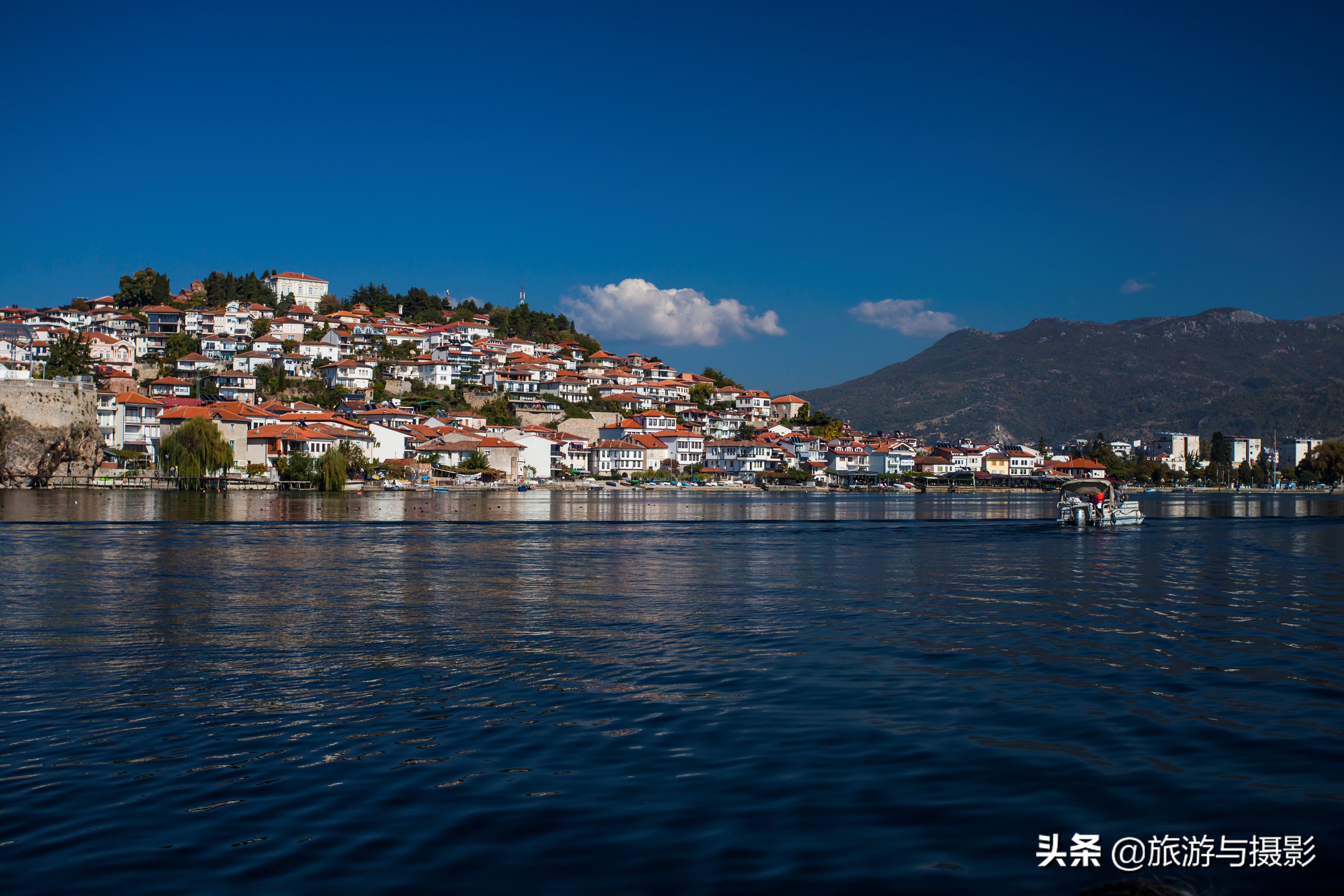 5万多人口的古城：安守一个“淡水海”，尽享一片“深邃蓝”