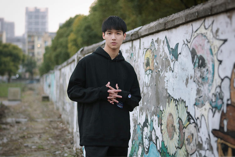 娼墝鐢峰+甯借~鍗。鍔犵粧鍔犲帤鍐,缇庡浗娼墝champion鍗。